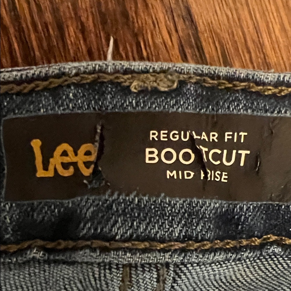 Lee Women's Flare Jeans in Deep Blue - Picture 2 of 4